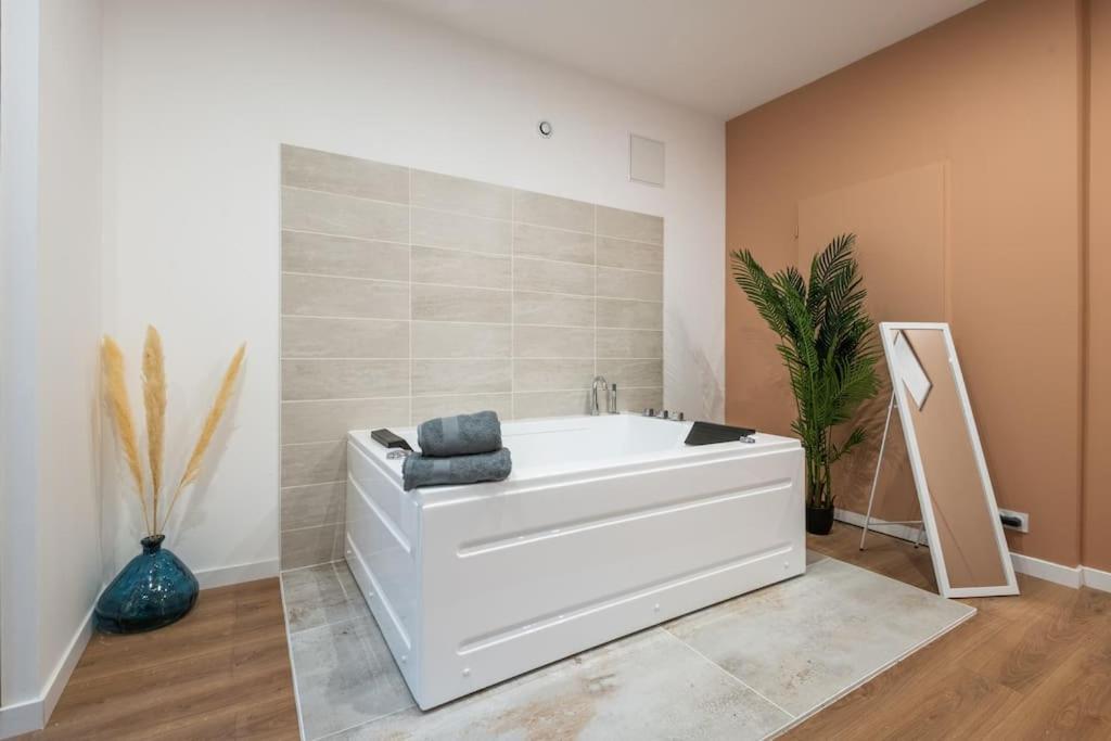 Appartement Charmant Cocon Avec Jacuzzi - Bordeaux Centre Extérieur photo